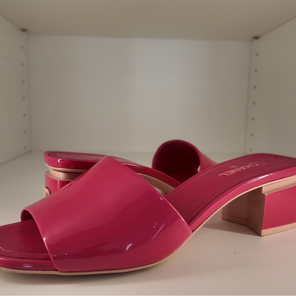 CHANEL Fuchsia Open-Toe Mules